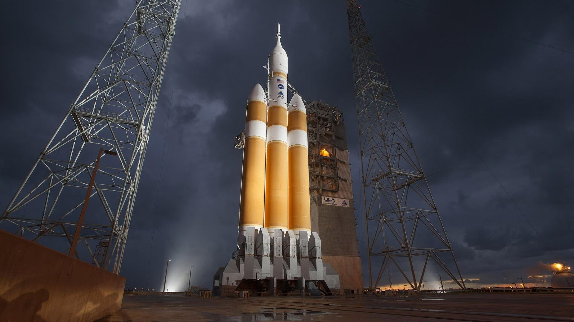 开云体育平台-中后场传球节奏失控是否为比赛崩盘前兆,后场传球没有越位吗